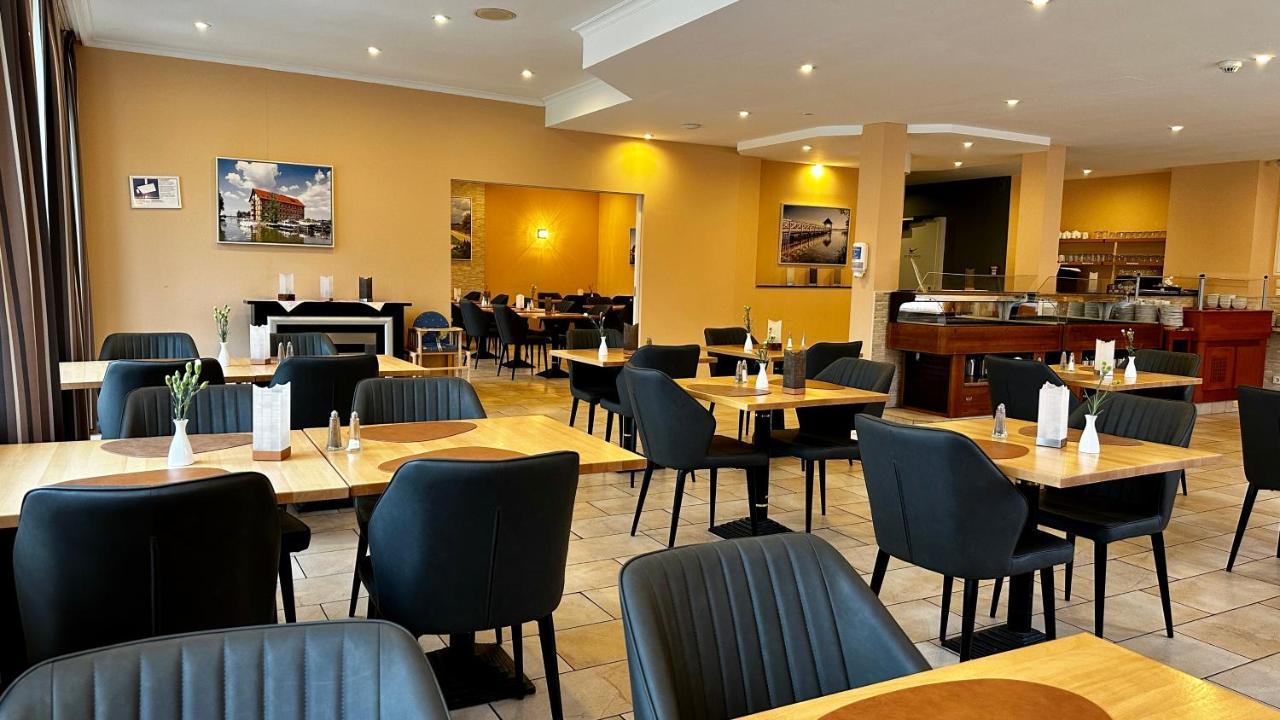 Park Hotel Fasanerie 노이슈트렐리츠 외부 사진